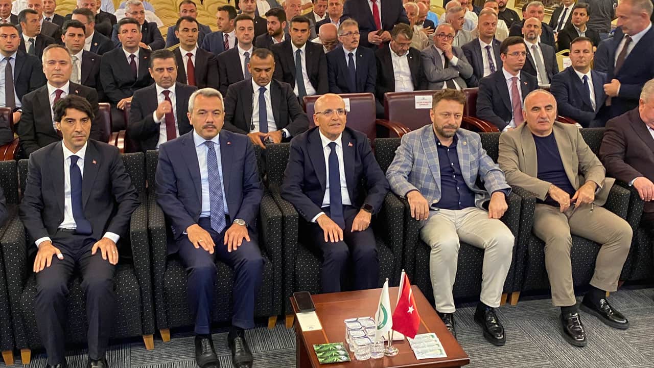 Foto - Bakan Şimşek Rize’de! Çay tadımının ardından iş dünyasıyla buluştu