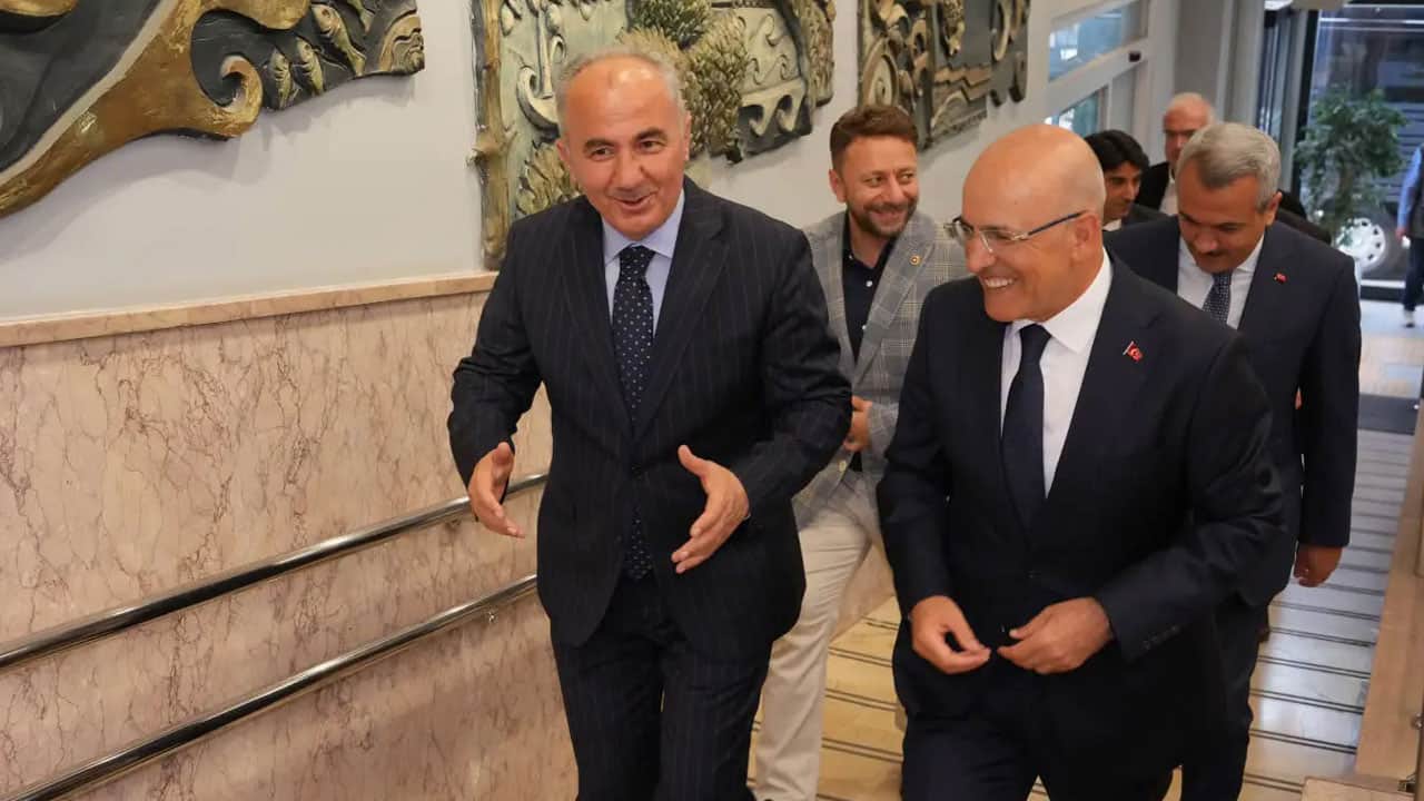 Foto - Bakan Şimşek Rize’de! Çay tadımının ardından iş dünyasıyla buluştu