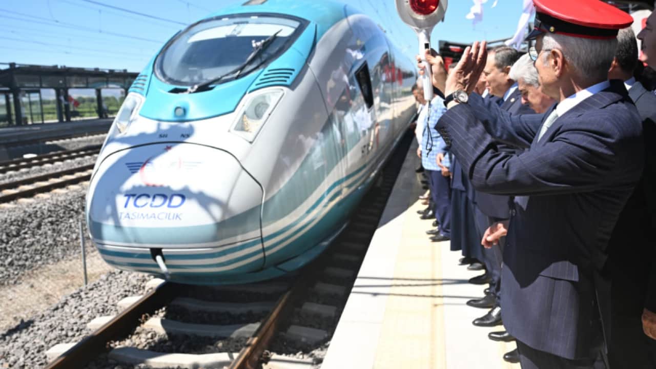 Foto - Bakan Uraloğlu'ndan çifte açılış: Sakarya'nın ulaşım ağı güçlendi!
