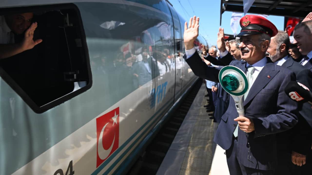Foto - Bakan Uraloğlu'ndan çifte açılış: Sakarya'nın ulaşım ağı güçlendi!
