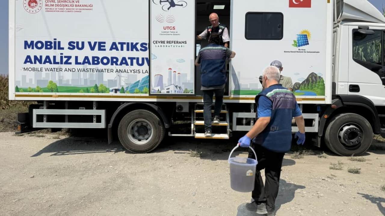 Foto - Bakanlık’tan mikroplastik uyarısı Akdeniz’i kirleten 52 tesise 118 milyon ceza kesildi