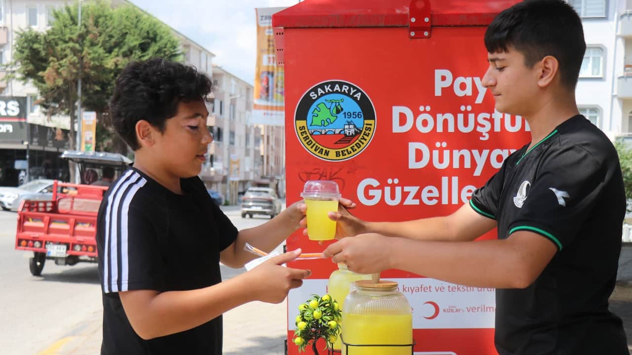 Foto - Bakın ekmeğini nasıl çıkarıyor! 14 yaşındaki çocuk asgari ücretin üç katını kazanıyor