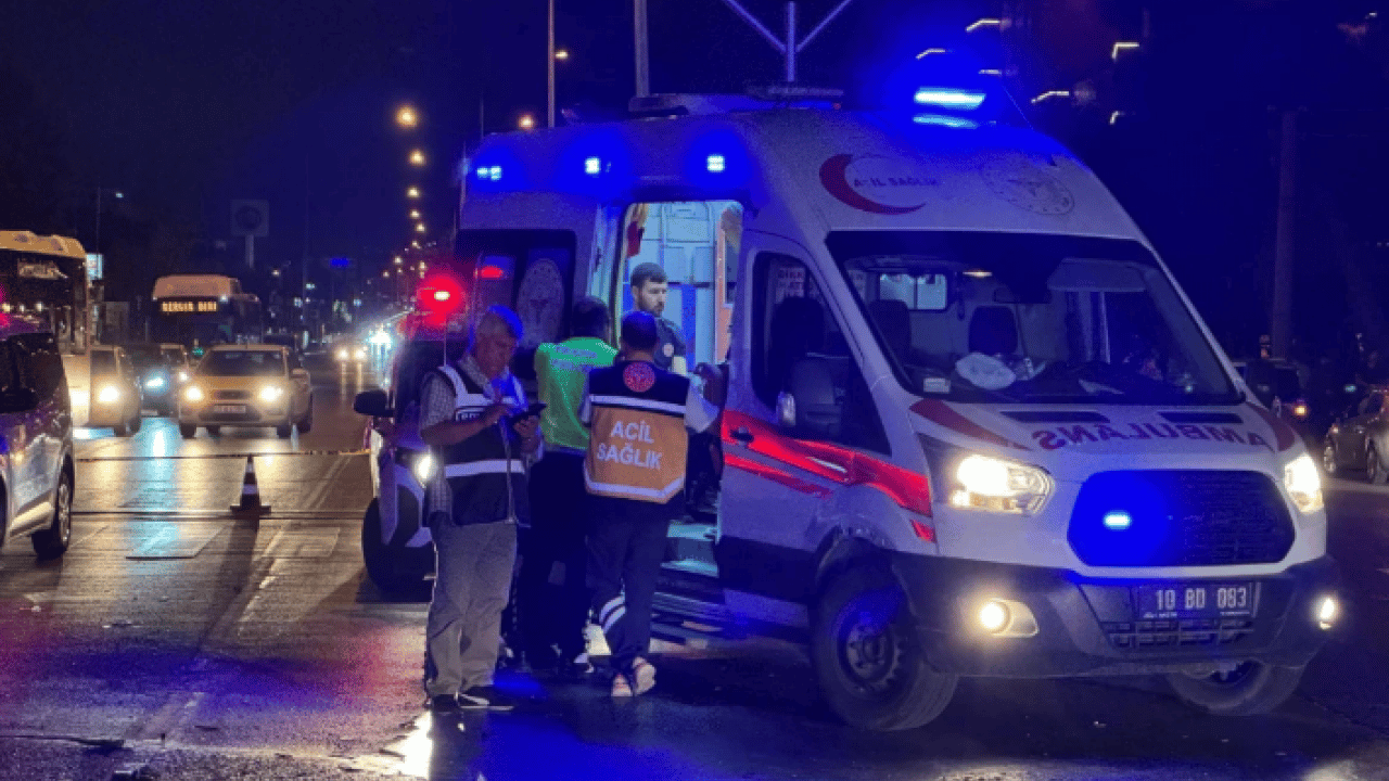 Foto - Balıkesir'de feci kaza: 1 çocuk öldü, 1 çocuk ağır yaralı!
