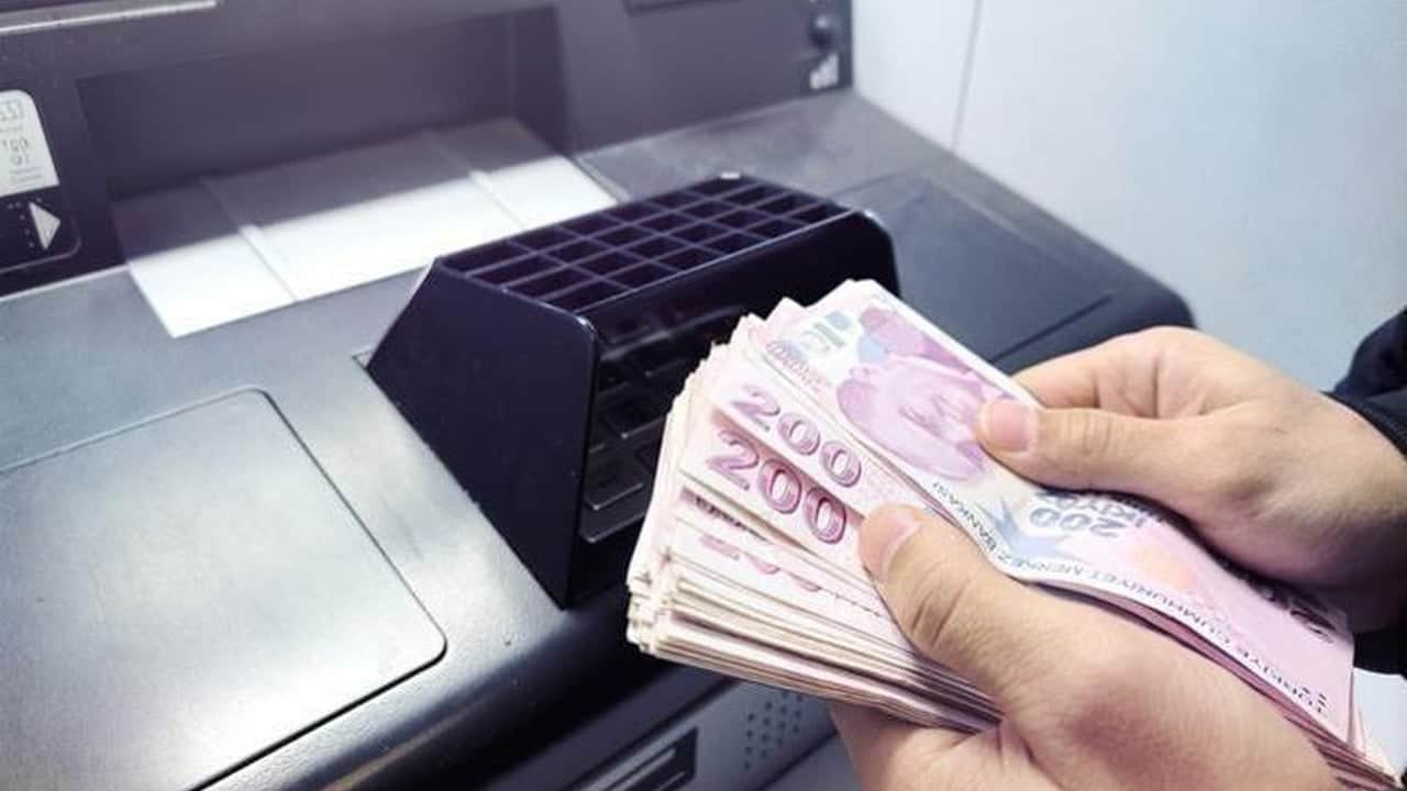 Foto - Bankada hesabı olanlar aman dikkat! Sadece bir dakikada bütün hesabı boşaltıyorlar: Bu saat aralıklarında kartı sakın ATM’ye sokmayın