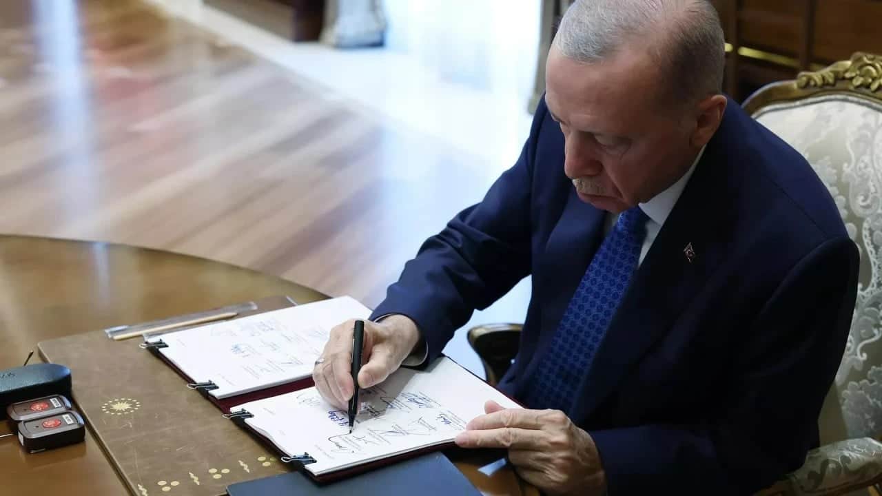 Foto - Başkan Erdoğan imzaladı: Çok sayıda isim görevden alındı