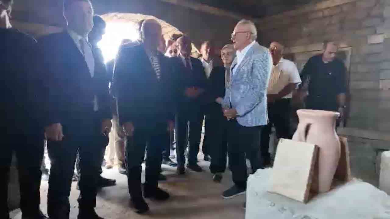 Foto - Bayburt’taki Harman Festivali’nde renkli görüntüler… ‘Aksakal’ Yıldırım ekin biçti, patoz vurdu