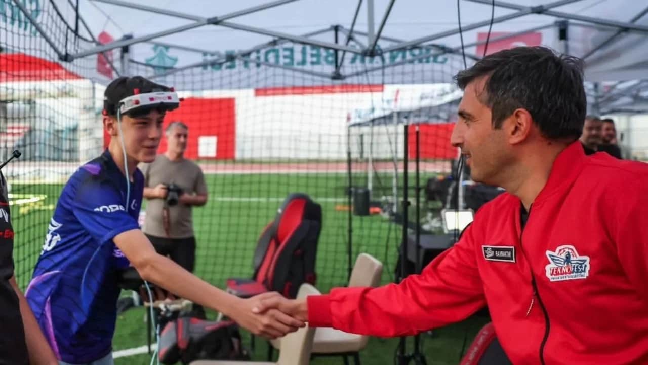  Bayraktar drone takımı Şırnak'tan kupayla döndü! Havada bir başarıya daha imza attılar