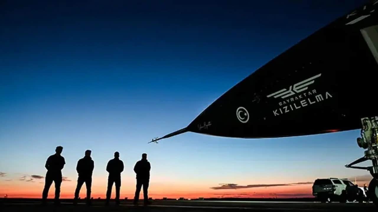 Foto - Bayraktar Kızılelma'yı gören Amerikan savaş pilotları 'bu da ne böyle' dedi: İçinde pilot bulunmayan bir derin sızma silahı