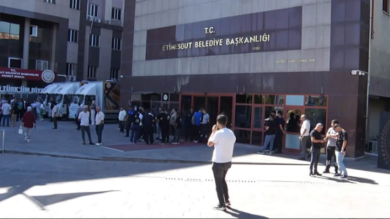 Foto - Belediyede iş, barda pazarlık! Etimesgut soruşturmasında dikkat çeken ayrıntı
