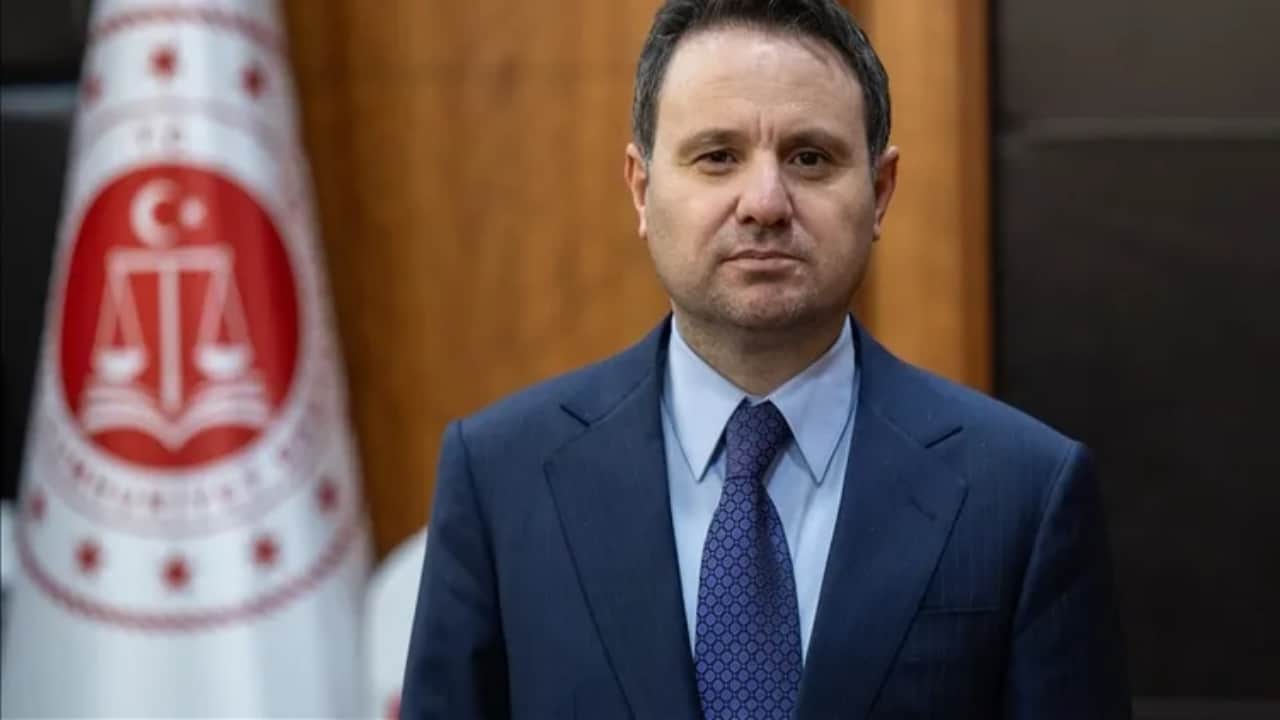 Foto - "Ben sana ne yapacağımı biliyorum" demişti! Park yerinde hakim-savcı kartı rezilliği sonrası Bakan Gürlek’ten flaş adım