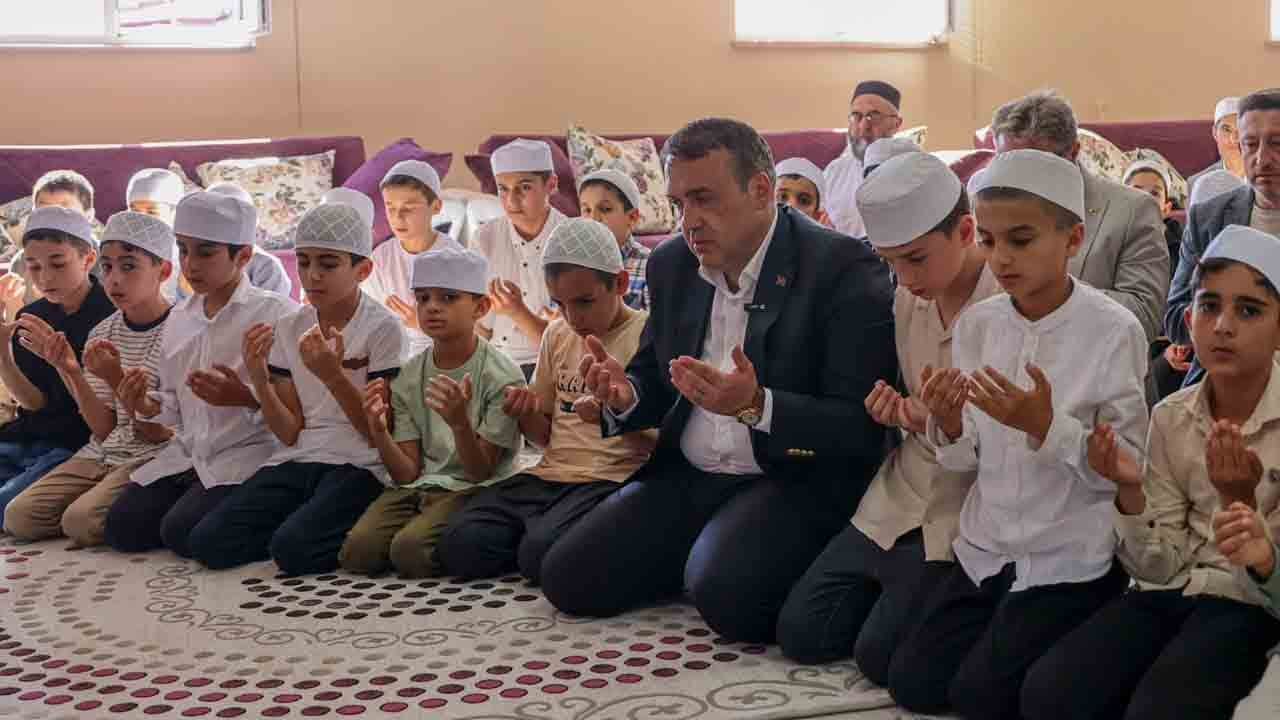 Bilecik’te Kur’an Kursu eğitmenlerine teşekkür: Vali’den hafız adaylarına destek ve tebrik ziyareti