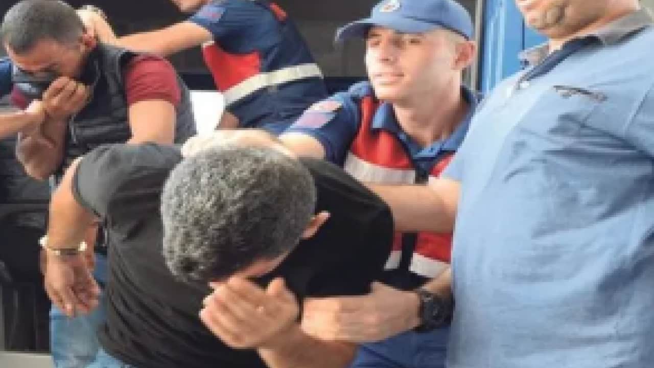 Foto - Bir ilçeyi karıştıran engelli kız iddiası: Boyacı, sucu, berber gözaltına alındı!