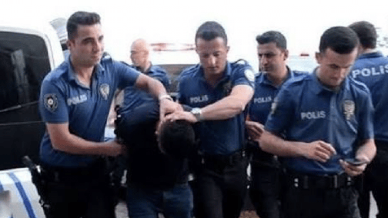 Foto - Bir ilçeyi karıştıran engelli kız iddiası: Boyacı, sucu, berber gözaltına alındı!