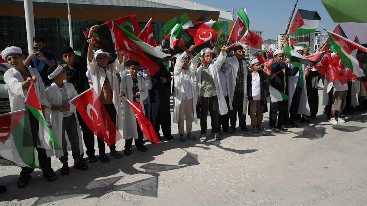 Foto - Bosna-Hersek'ten yola çıkan ‘Filistin Konvoyu’ Şanlıurfa'ya ulaştı