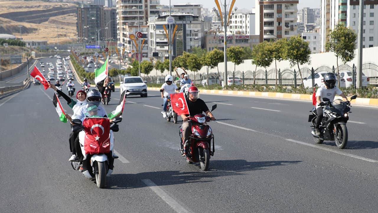 Foto - Bosna-Hersek'ten yola çıkan ‘Filistin Konvoyu’ Şanlıurfa'ya ulaştı