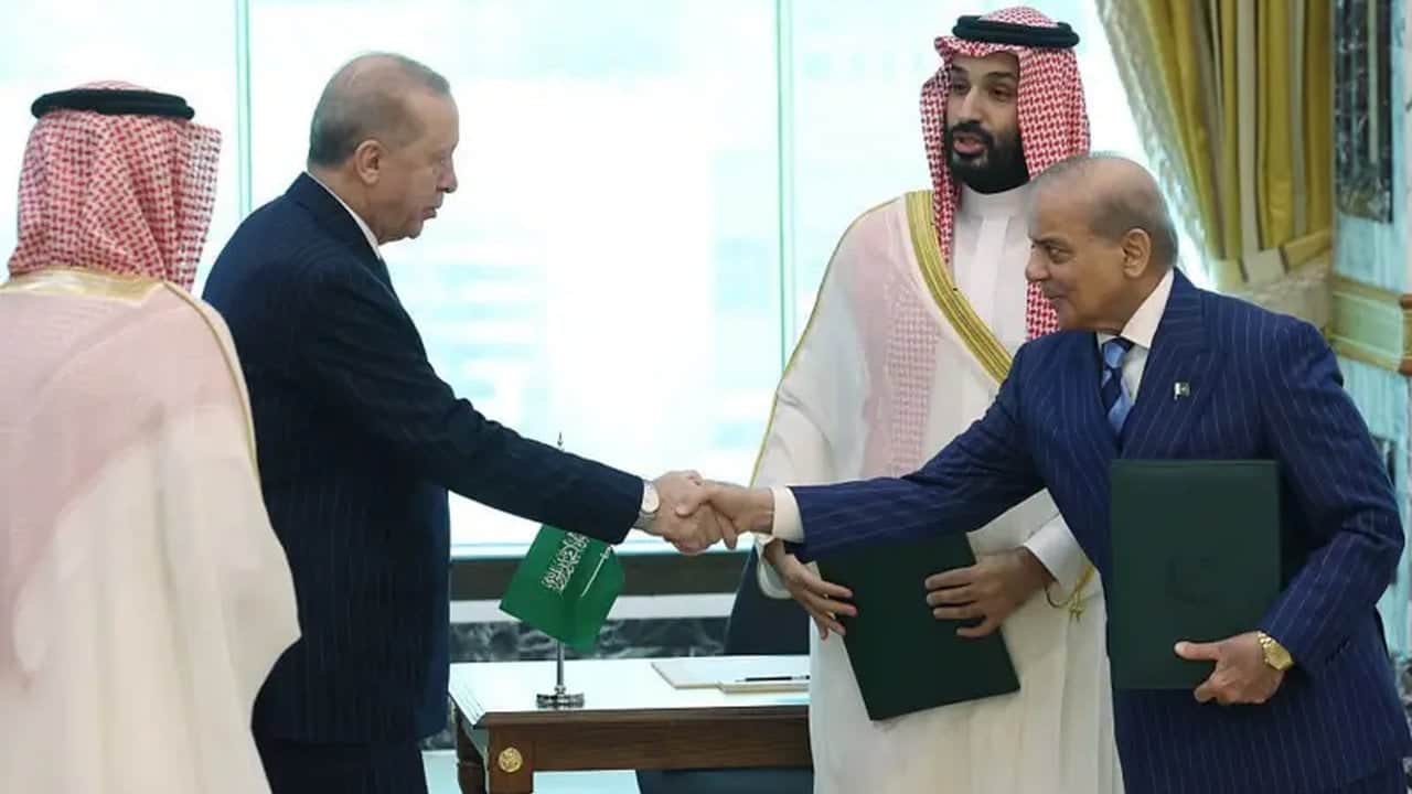 Foto - "Bu, Müslüman NATO’su" diyerek ayağa fırladılar! Türkiye, Suudi Arabistan ve Pakistan’ın tarihi "Mekke Anlaşması" resmen eteklerini tutuşturdu 