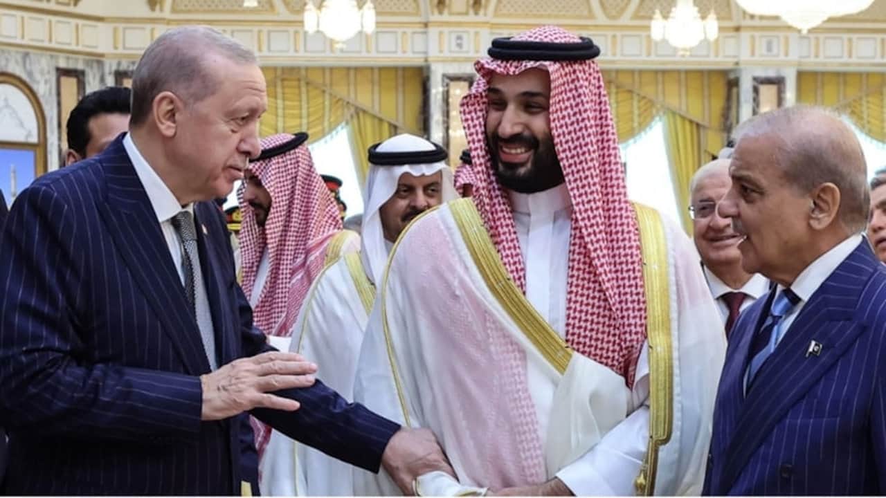 Foto - "Bu, Müslüman NATO’su" diyerek ayağa fırladılar! Türkiye, Suudi Arabistan ve Pakistan’ın tarihi "Mekke Anlaşması" resmen eteklerini tutuşturdu 