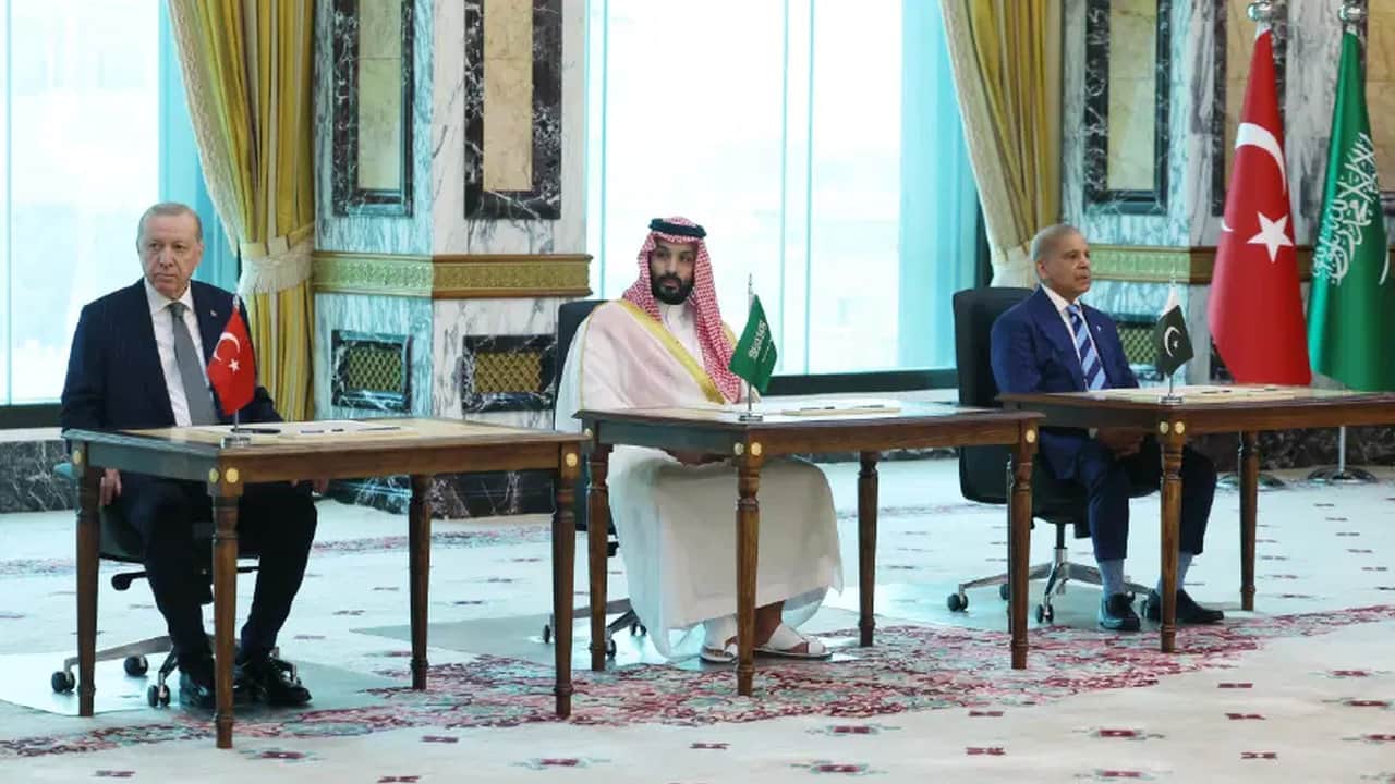 Foto - "Bu, Müslüman NATO’su" diyerek ayağa fırladılar! Türkiye, Suudi Arabistan ve Pakistan’ın tarihi "Mekke Anlaşması" resmen eteklerini tutuşturdu 