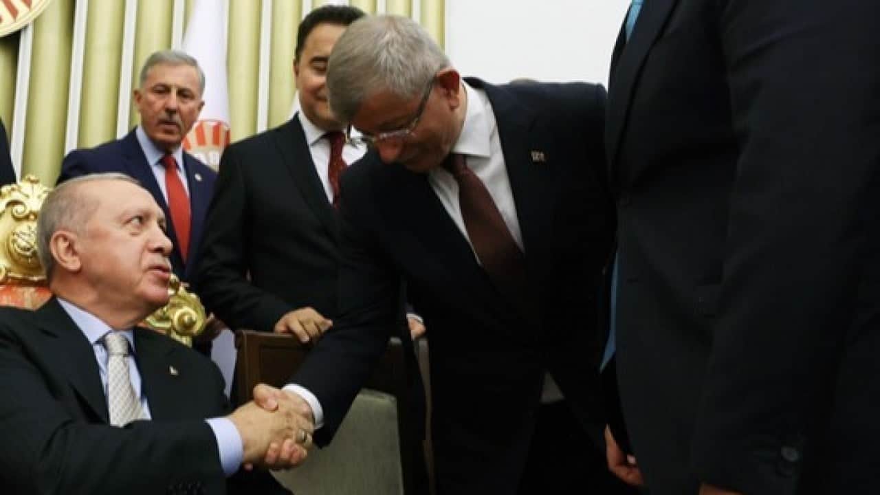 Foto - 'Bu saatten sonra Sayın Cumhurbaşkanı'nın karşısında olmam' diyerek siyaseti bıraktı