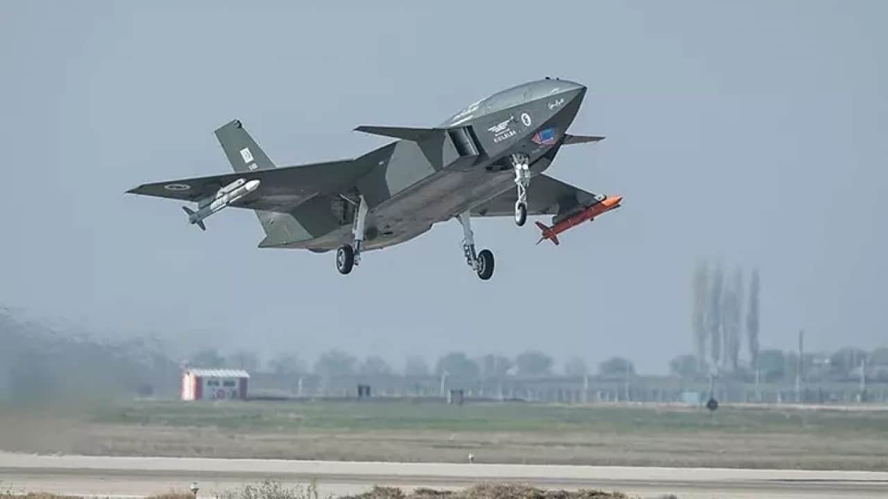 Foto - Bu teknoloji sayılı ülkede var: Bayraktar Kızılelma 110 km öteden öyle bir şey yaptı ki...