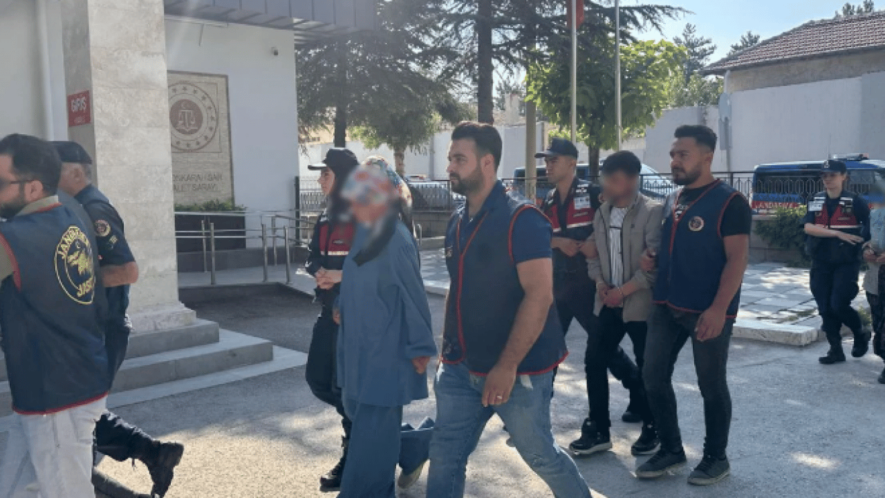 Foto - Bu vicdansızlığı nasıl yaptınız! 4 yaşındaki Emre’nin ölümünde kan donduran detay: Oğlunun katiliyle 3 gün sonra nikah kıydı