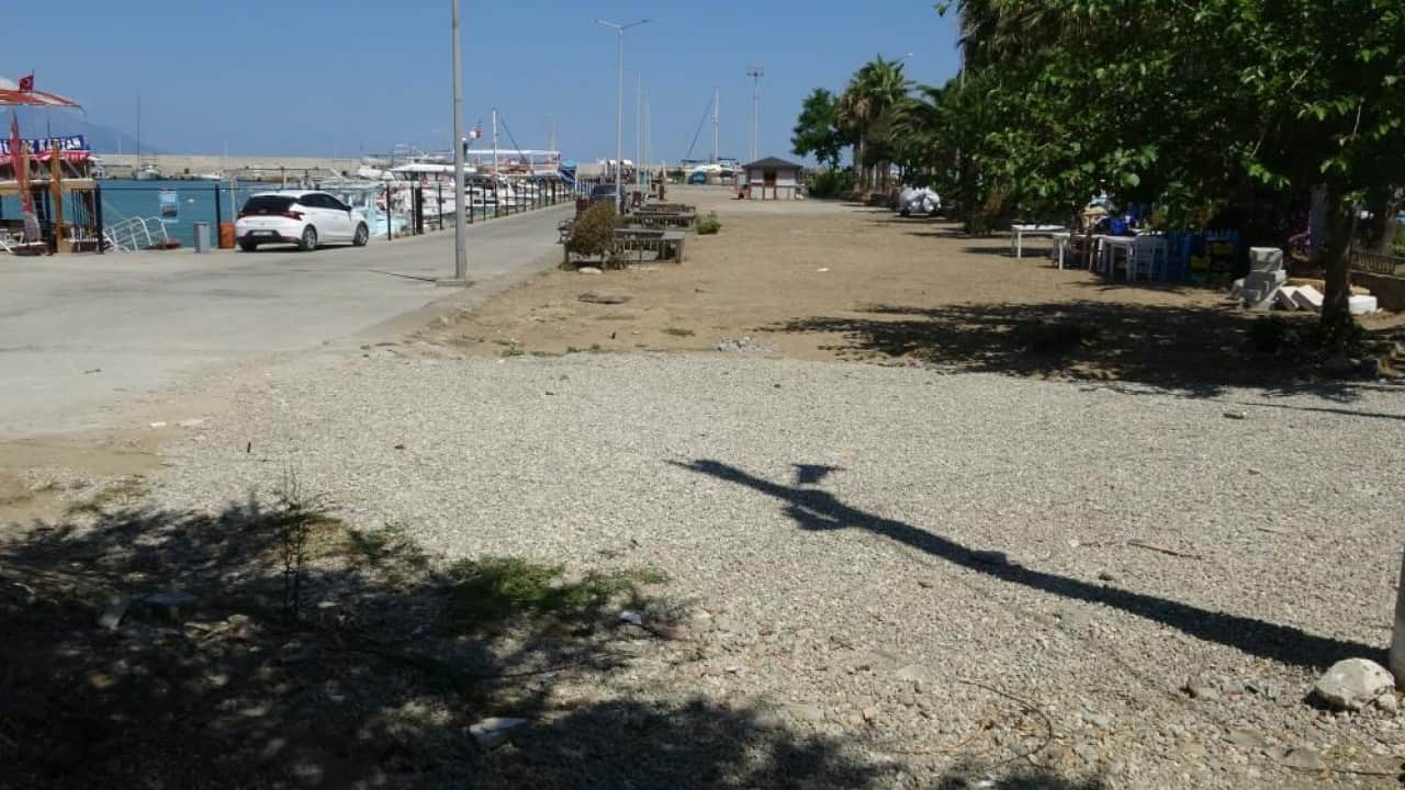 Foto - Büfe açmak için kiraladığı yere çivi bile çakamıyor! CHP’li belediyeden vatandaşa kazık