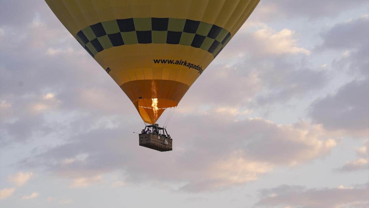 Foto - Burası Pamukkale! Balonlar gökyüzünü, gece müzeciliği tarihi canlandırıyor