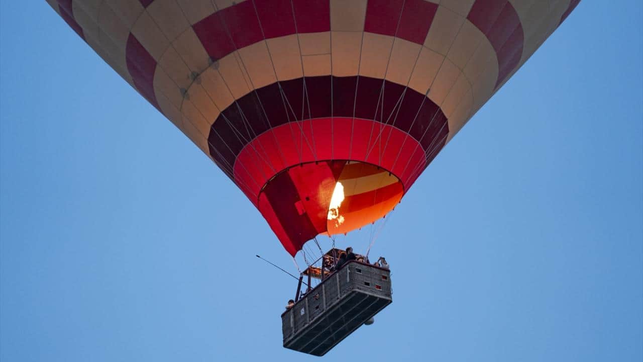 Foto - Burası Pamukkale! Balonlar gökyüzünü, gece müzeciliği tarihi canlandırıyor
