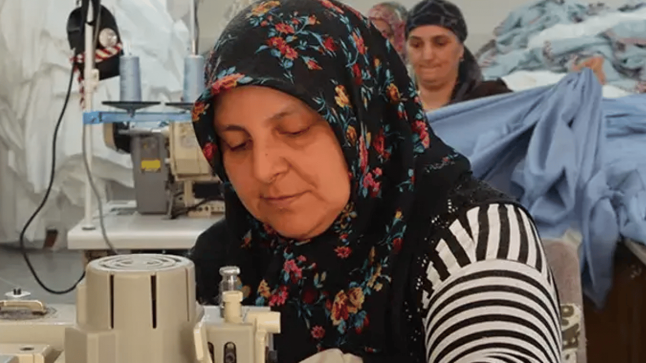 Foto - Bursa'da kadın girişimciden dev başarı: Çin'in elinden pazarı kaptı! İnegöl’den dünyaya tekstil ihraç ediyor
