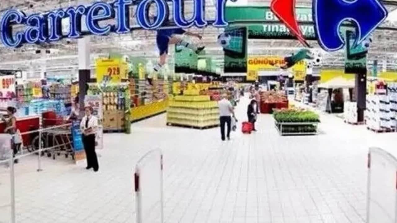 Foto - CarrefourSA el değiştirdi: KAP'a bir satış daha bildirildi