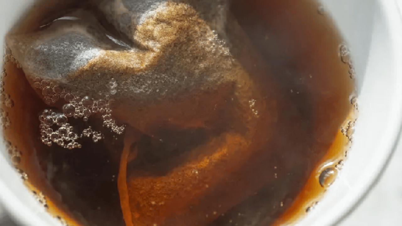 Foto - Çay değil plastik içiyorsunuz! En sağlıklı çay demleme yöntemi açıklandı