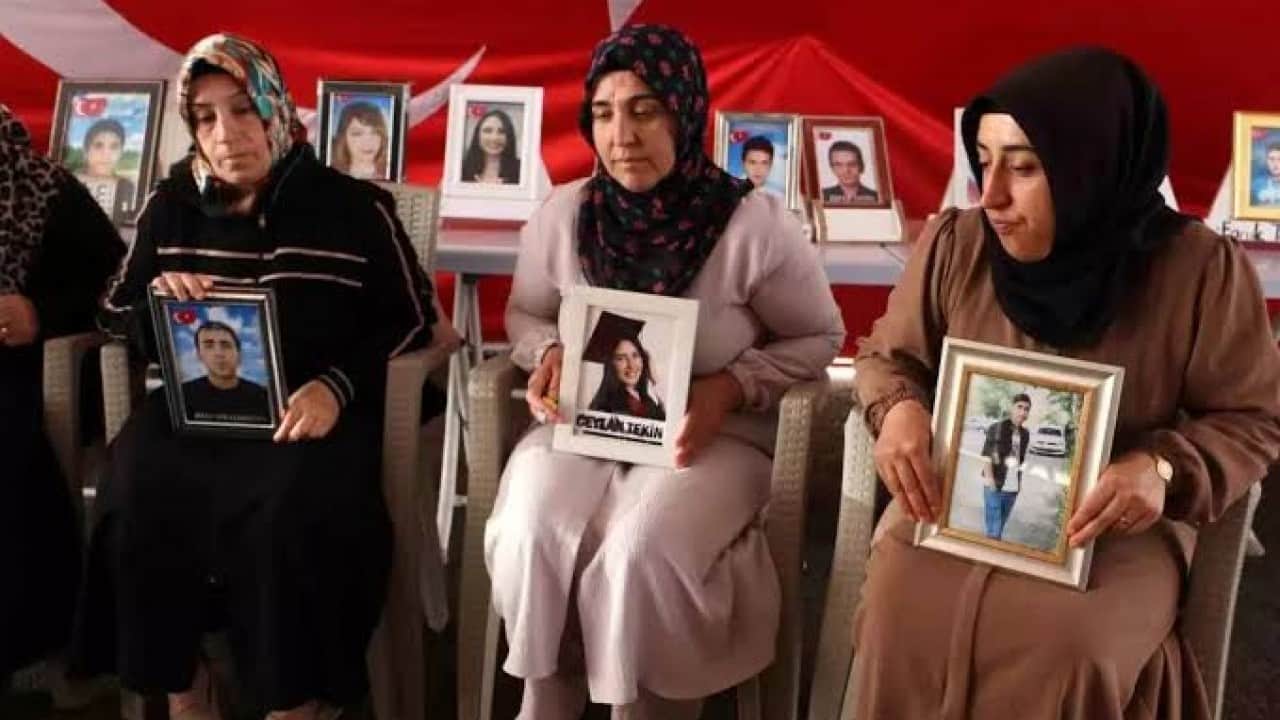 Foto - Çerçeve yasa sonrası yeni umut Evlat nöbetinde gözler kulaklar gelecek haberde