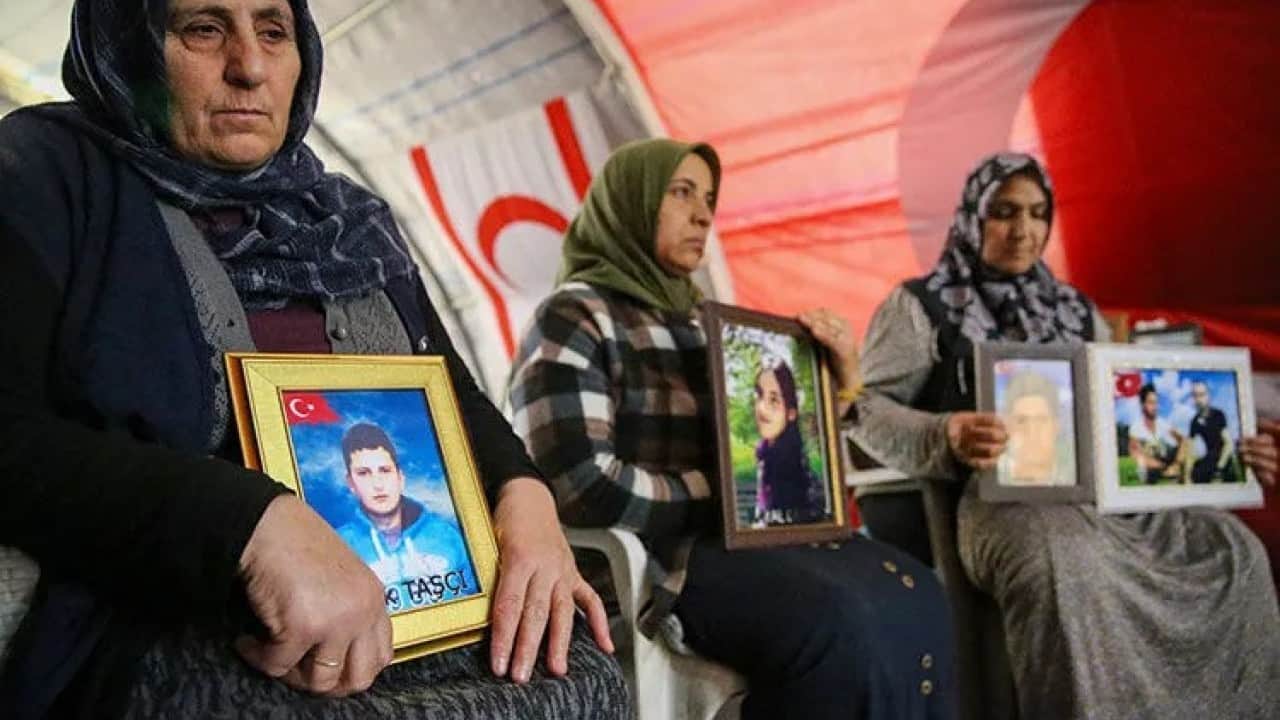 Foto - Çerçeve yasa sonrası yeni umut Evlat nöbetinde gözler kulaklar gelecek haberde