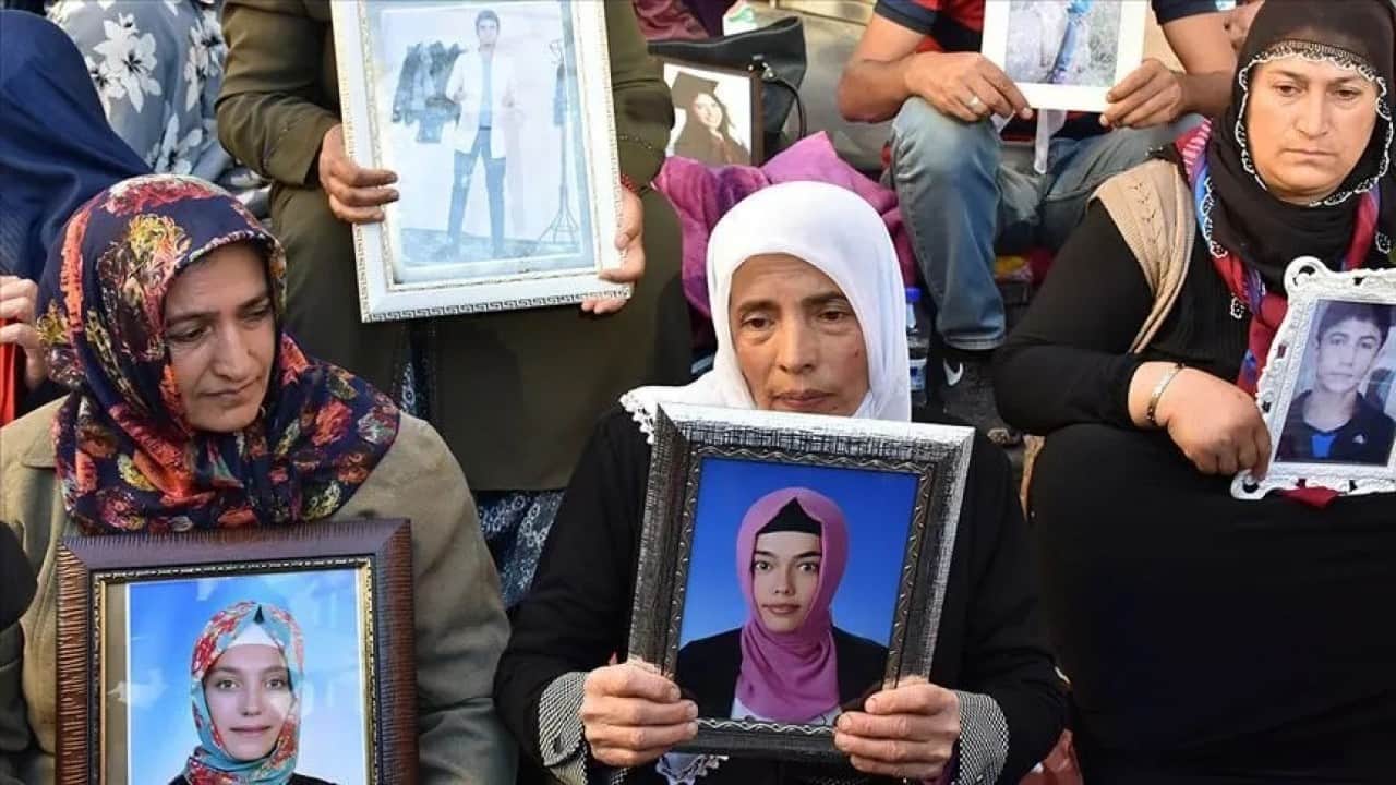 Foto - Çerçeve yasa sonrası yeni umut Evlat nöbetinde gözler kulaklar gelecek haberde