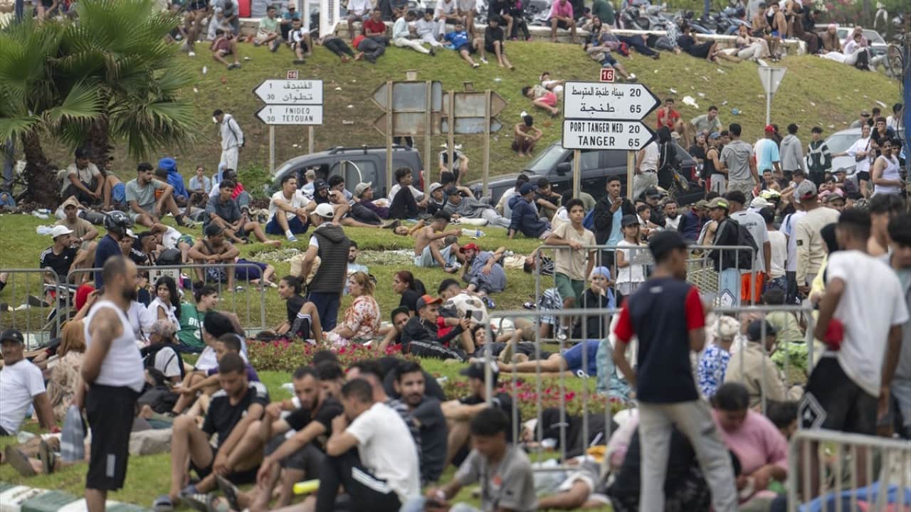 Foto - Ceuta’da sınır çöktü, hükümet asker gönderiyor, siyasi kriz kapıda… Göçmen krizine Schengen resti!
