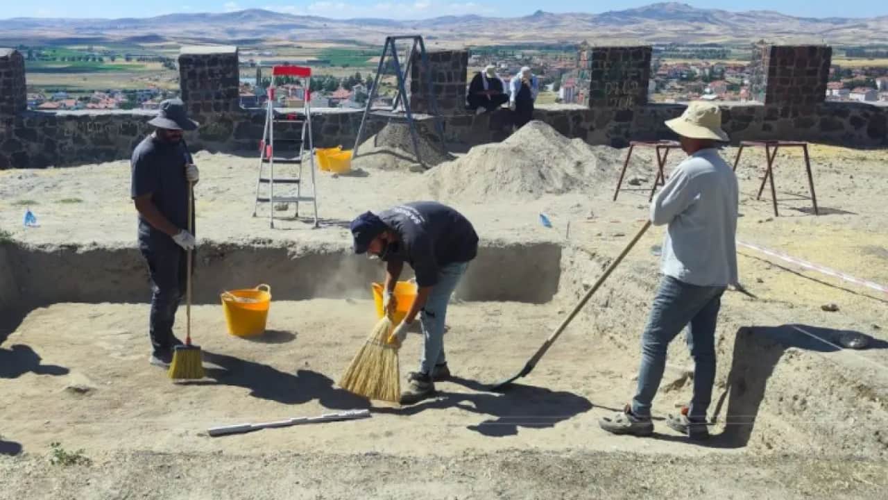 Çevre düzenlemesi yaparken keşfedildi: Tam 5 bin yıllık bulgulara rastlandı!