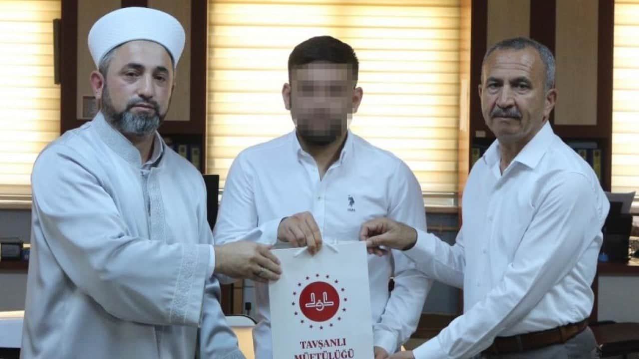Cezaevinde İslam’la tanıştı, Müslüman oldu
