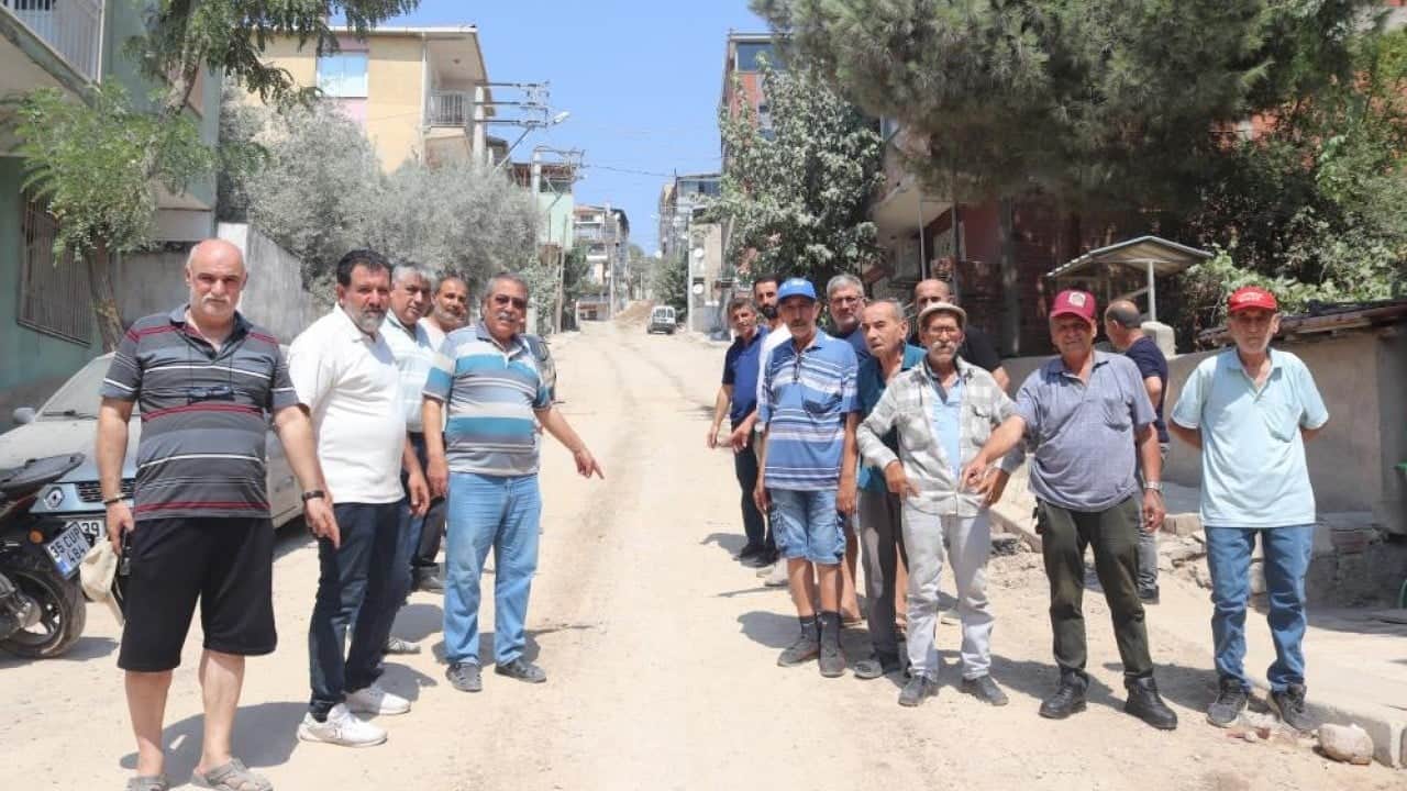 Foto - CHP’li Bayraklı Belediyesi ‘Çöp, çamur, çukur’dan vazgeçmiyor Kendileri seçip kendileri isyan etti
