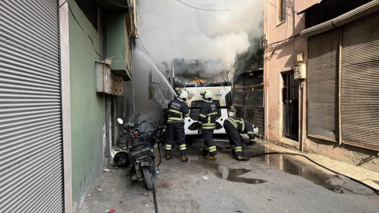 Foto - CHP’li belediyelerin liyakatsizliğine vidanjör bile isyan etti Çay içerken yandı mahalleli ucuz kurtuldu