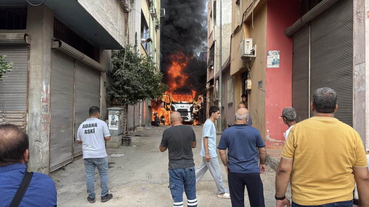 Foto - CHP’li belediyelerin liyakatsizliğine vidanjör bile isyan etti Çay içerken yandı mahalleli ucuz kurtuldu