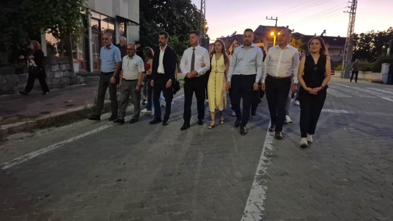 Foto - CHP’liler göbek atıyordu! Festivalde elektrikler kesilince olanlar oldu! 