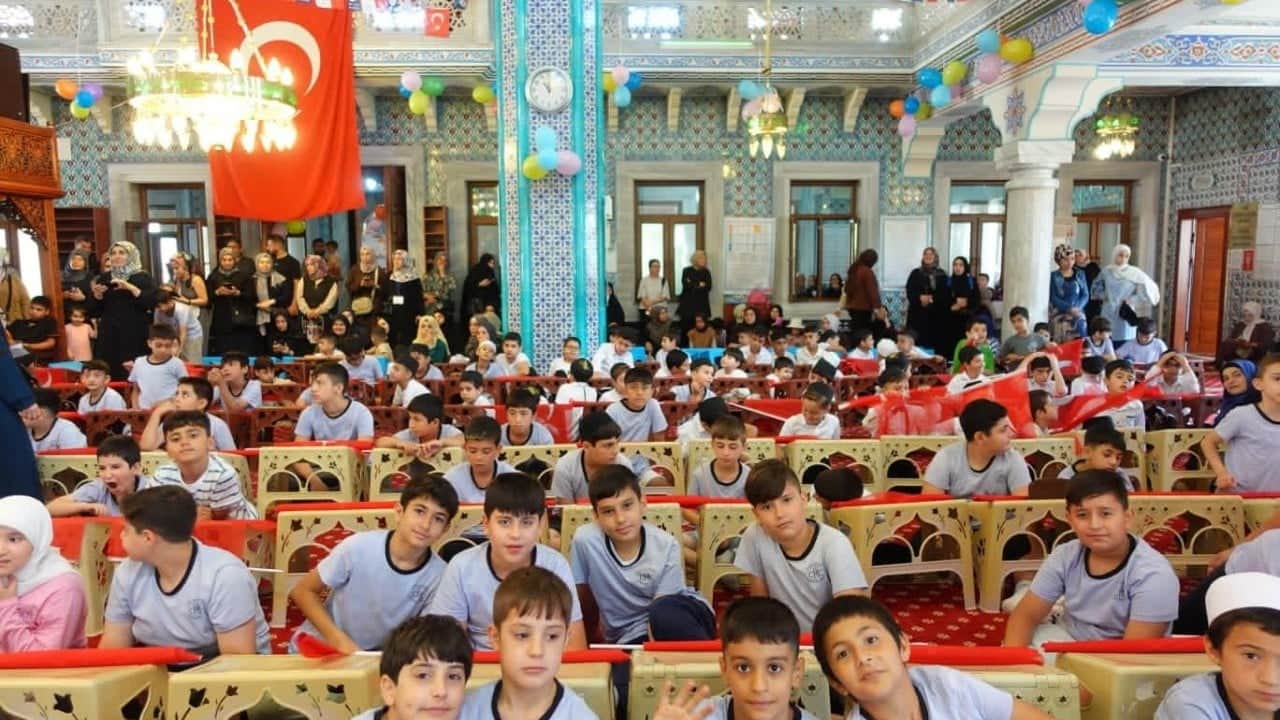 Foto - Çiftlik Demircan Camii’nde Kur’an Kursu coşkusu bu yılda rekor katılım oldu