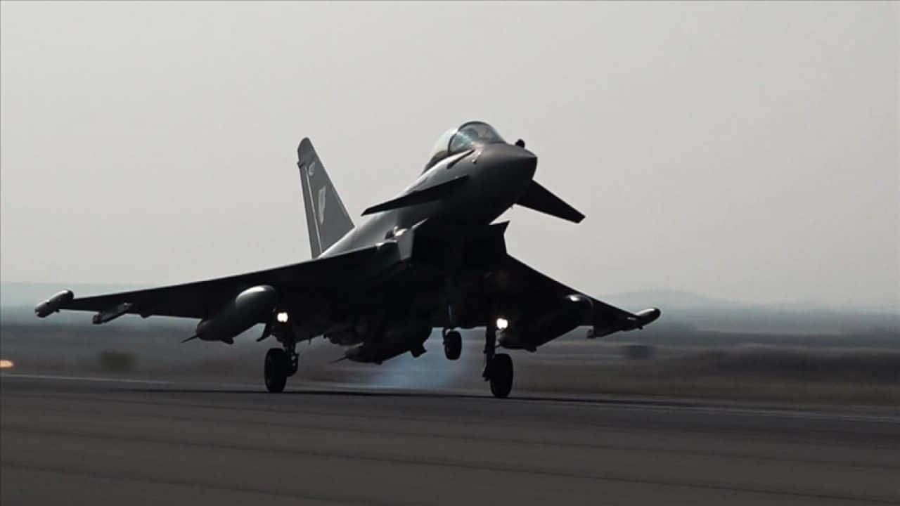 Çileden çıkmamak elde değil! Türkiye'yi oyalıyorlardı, Eurofighter savaş uçaklarını onlar alıyor