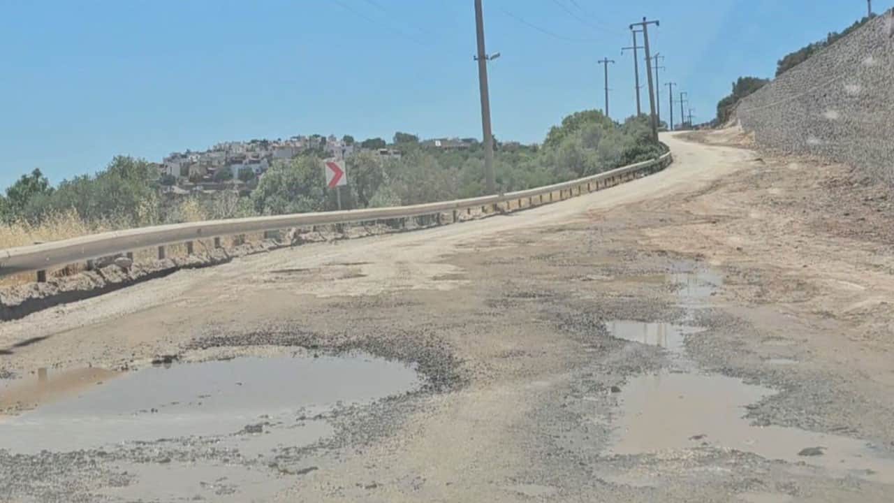 Foto - CHP’li başkana 8 yıldır tamir edilmeyen bozuk yol tepkisi: Yolunu seveyim Adil