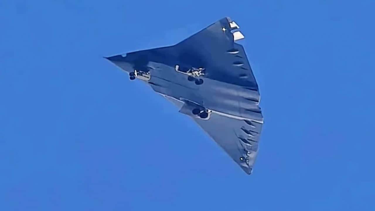 Foto - Çin’in gizemli savaş uçağı J-36 yeniden görüntülendi