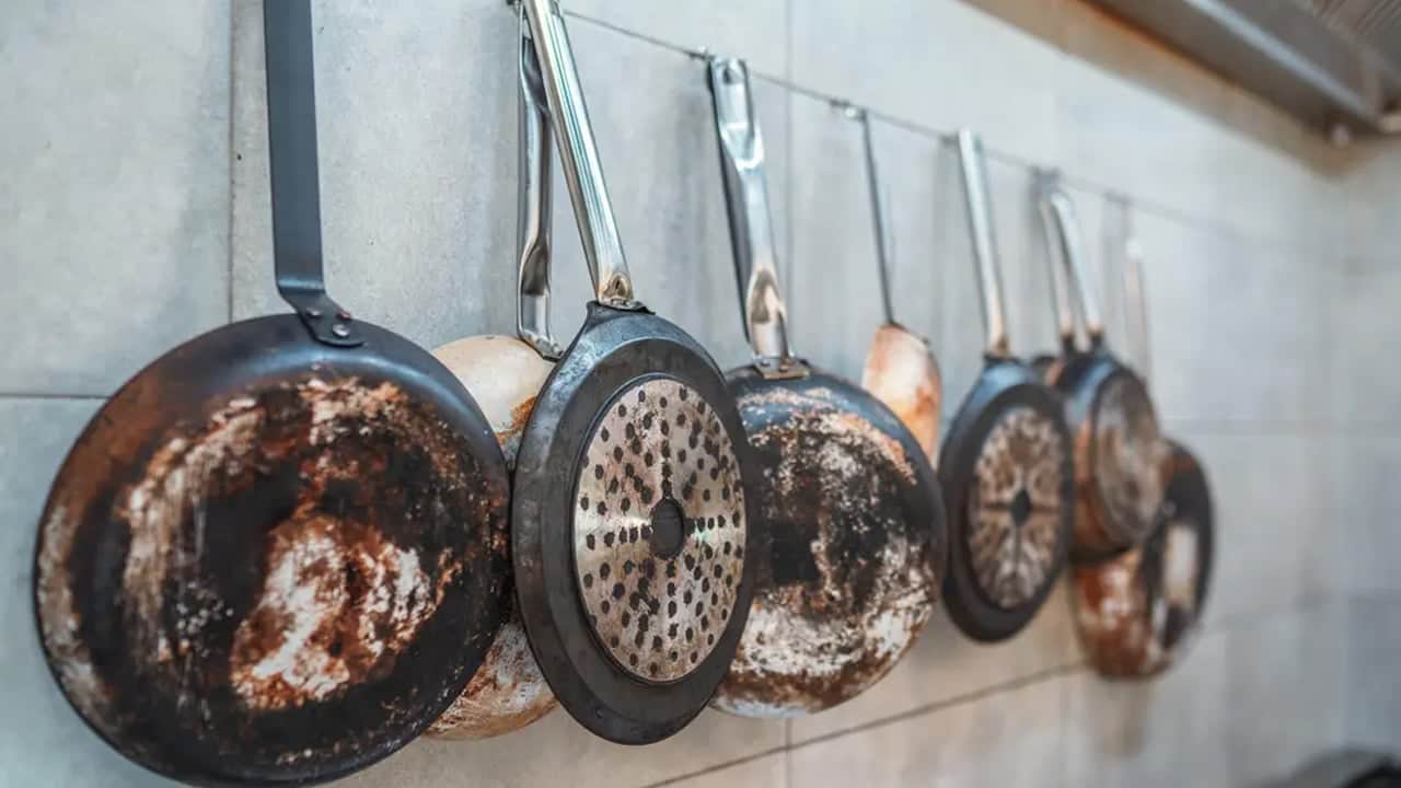 Foto - Paslı tava, tencerelere çöpe atmayın bunu deneyin! Meşhur patates ile ilgili çok şaşırtıcı bilgi bunlar...