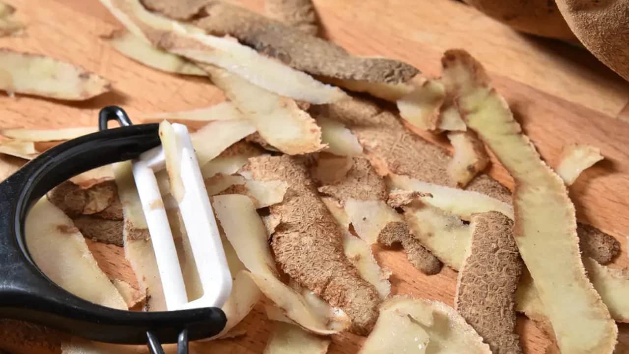 Paslı tava, tencerelere çöpe atmayın bunu deneyin! Meşhur patates ile ilgili çok şaşırtıcı bilgi bunlar...