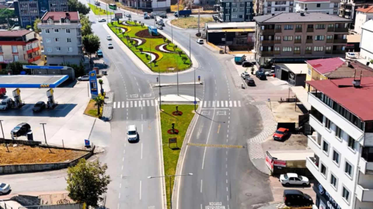 Foto - Darıca’da ulaşım nefes aldı: Kavşak düzenlemesi trafiğe merhem oldu