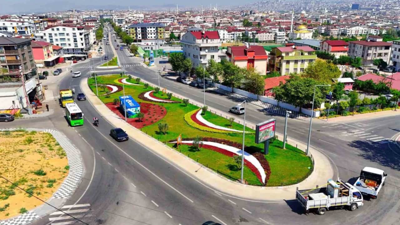 Darıca’da ulaşım nefes aldı: Kavşak düzenlemesi trafiğe merhem oldu
