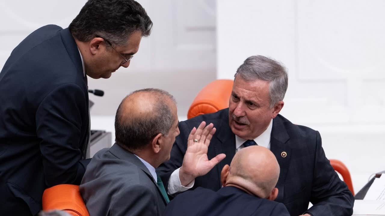 Foto - Davutoğlu'nun kararı şoka sokmuş! Selçuk Özdağ 'kapısını çalarız' dediği partiyi duyurdu